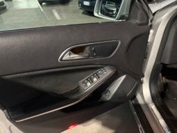 MERCEDES-BENZ GLA 200D 4 MATIC pieno