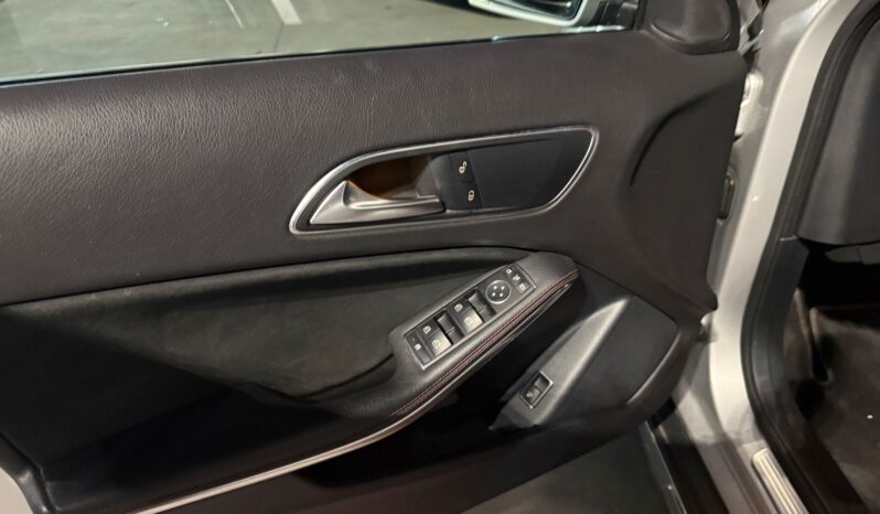 MERCEDES-BENZ GLA 200D 4 MATIC pieno