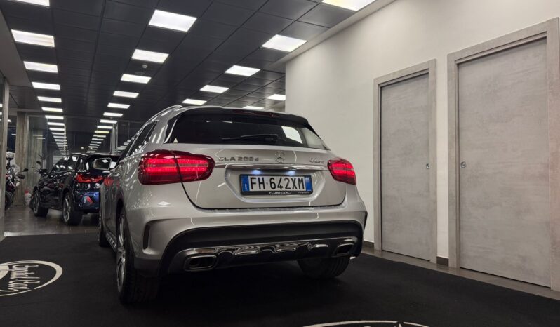 MERCEDES-BENZ GLA 200D 4 MATIC pieno