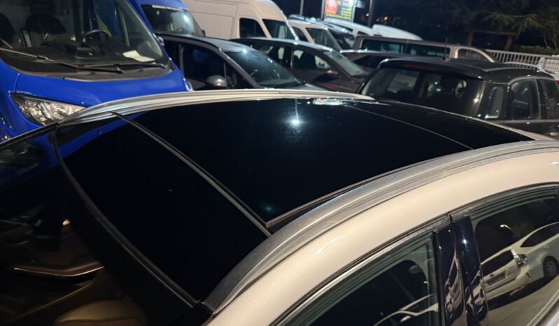 MERCEDES-BENZ GLA 200D 4 MATIC pieno