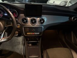 MERCEDES-BENZ GLA 200D 4 MATIC pieno