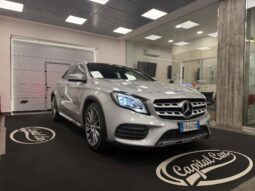 MERCEDES-BENZ GLA 200D 4 MATIC pieno