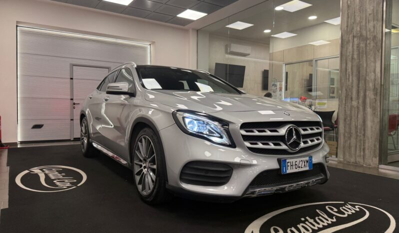 MERCEDES-BENZ GLA 200D 4 MATIC pieno