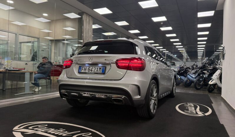 MERCEDES-BENZ GLA 200D 4 MATIC pieno