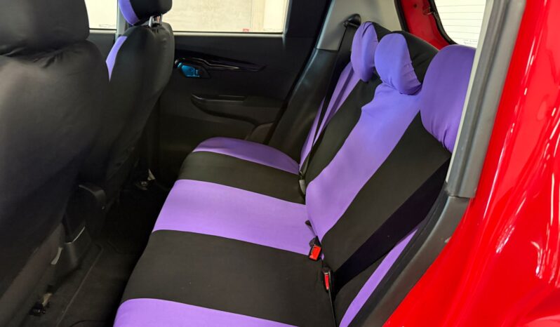 MAHINDRA KUV 100 pieno