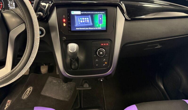MAHINDRA KUV 100 pieno