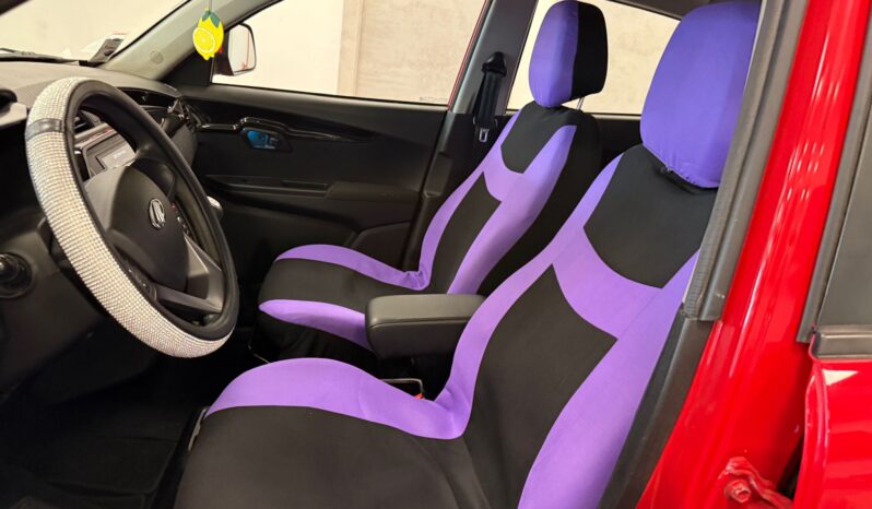 MAHINDRA KUV 100 pieno