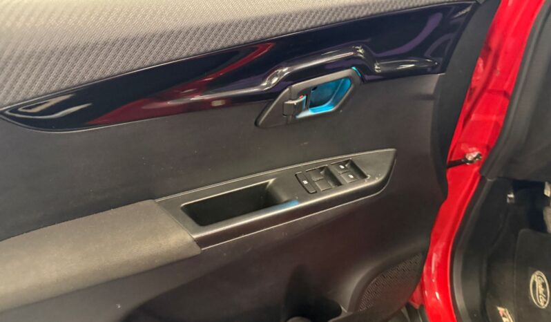 MAHINDRA KUV 100 pieno