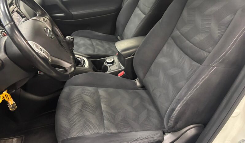 NISSAN X-TRAIL pieno
