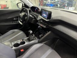 PEUGEOT 2008 pieno