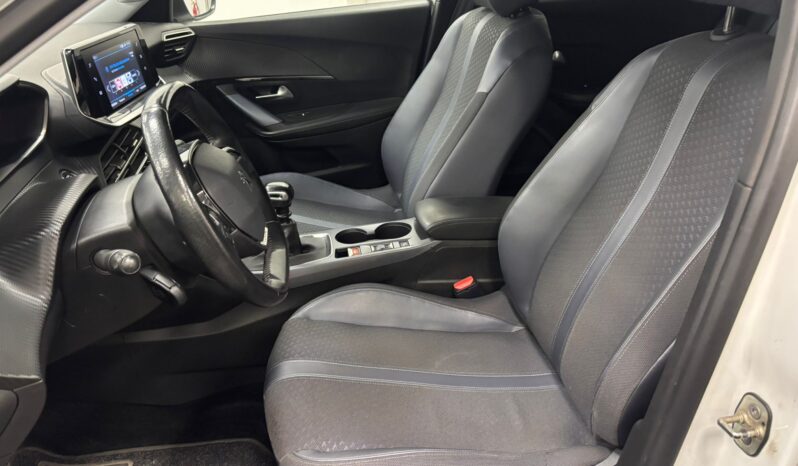 PEUGEOT 2008 pieno