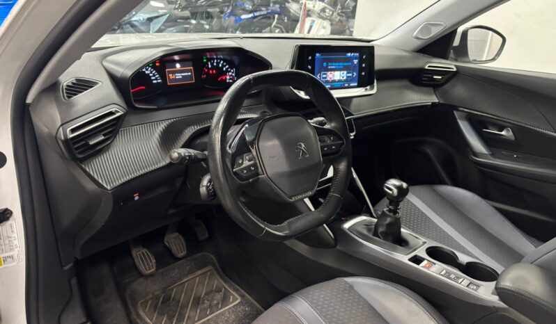 PEUGEOT 2008 pieno