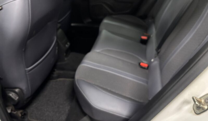 PEUGEOT 2008 pieno