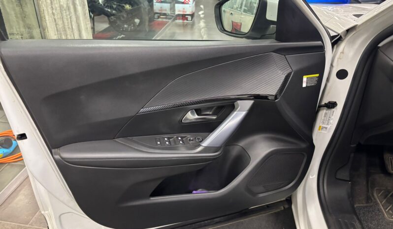 PEUGEOT 2008 pieno