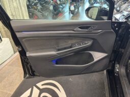 VOLKSWAGEN GOLF 8 GTD pieno