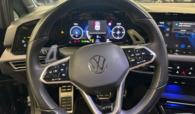 VOLKSWAGEN GOLF 8 GTD pieno