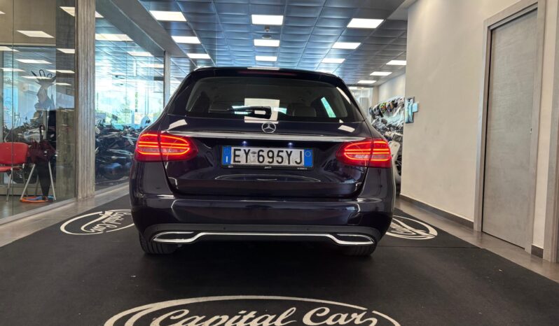 MERCEDES-BENZ C220D pieno