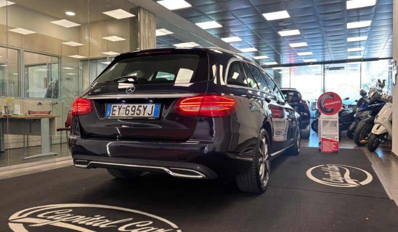MERCEDES-BENZ C220D pieno