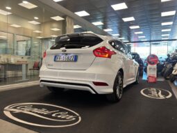 FORD FOCUS ST LINE pieno