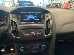 FORD FOCUS ST LINE pieno