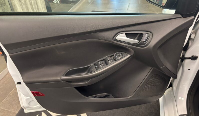 FORD FOCUS ST LINE pieno