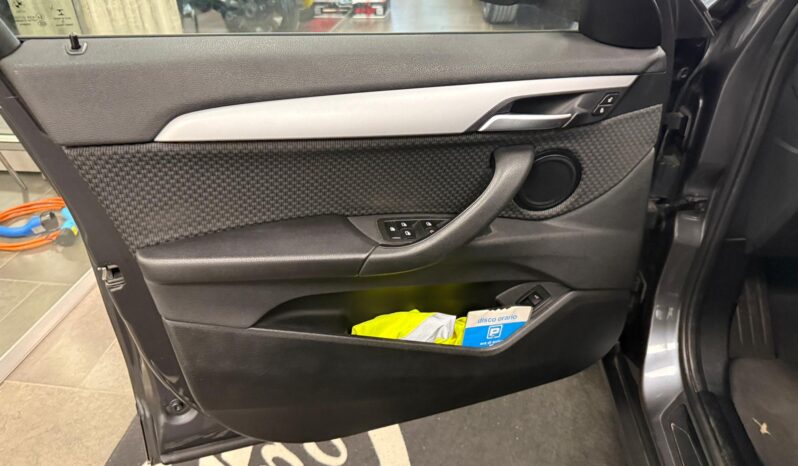 BMW X2 18D pieno