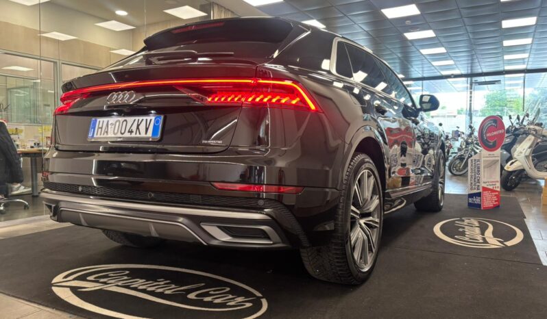 AUDI Q8 MHEV QUATTRO S-LINE pieno