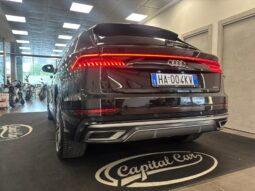 AUDI Q8 MHEV QUATTRO S-LINE pieno