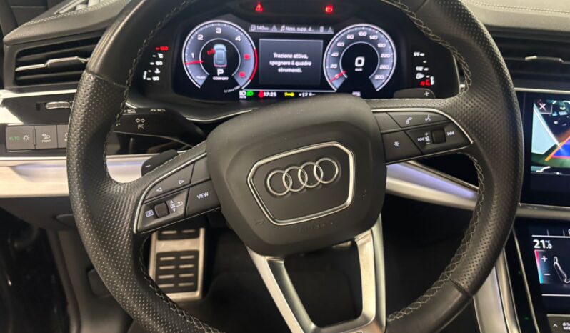 AUDI Q8 MHEV QUATTRO S-LINE pieno