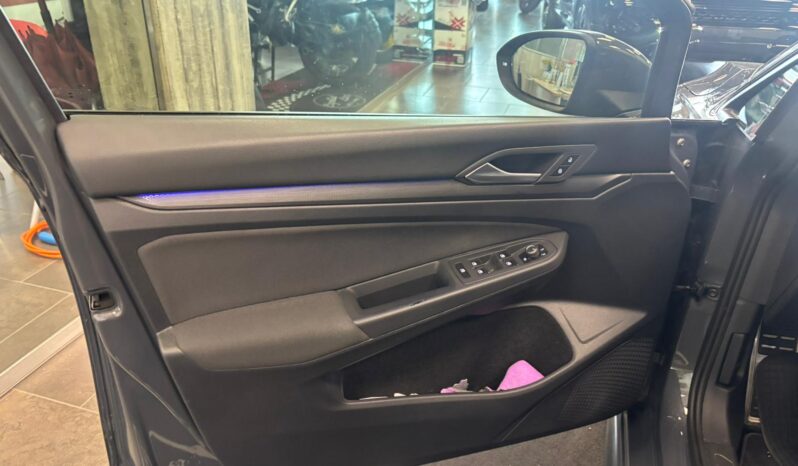 VOLKSWAGEN GOLF GTI pieno