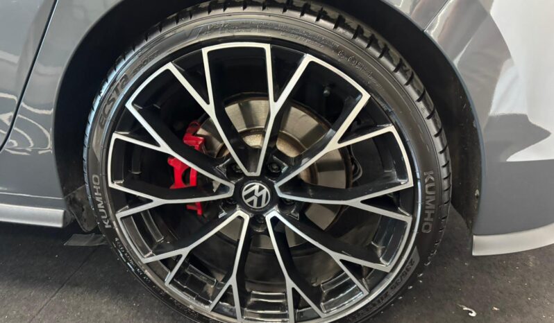 VOLKSWAGEN GOLF GTI pieno