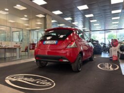 LANCIA YPSILON 1.0HYBRID pieno