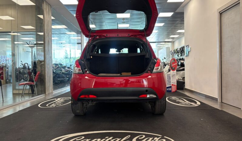 LANCIA YPSILON 1.0HYBRID pieno