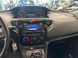 LANCIA YPSILON 1.0HYBRID pieno
