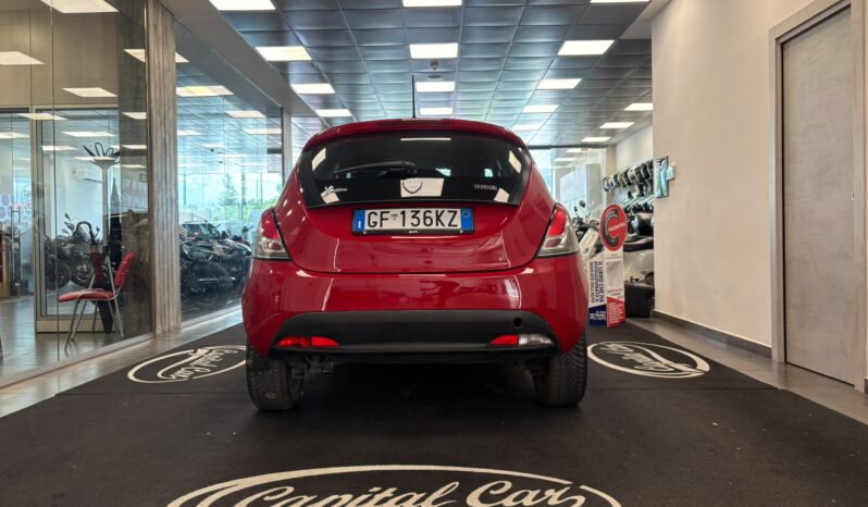 LANCIA YPSILON 1.0HYBRID pieno