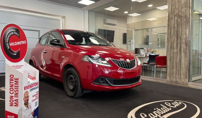 LANCIA YPSILON 1.0HYBRID pieno