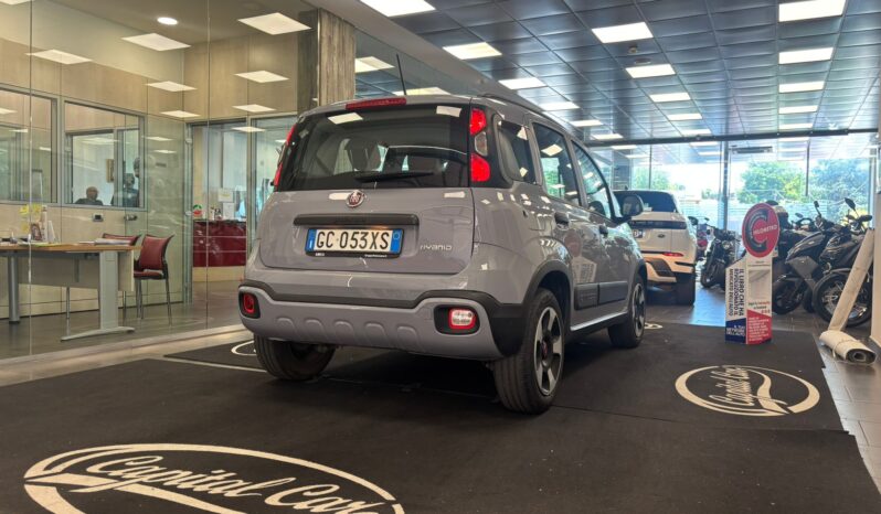 FIAT PANDA HYBRID CROSS pieno
