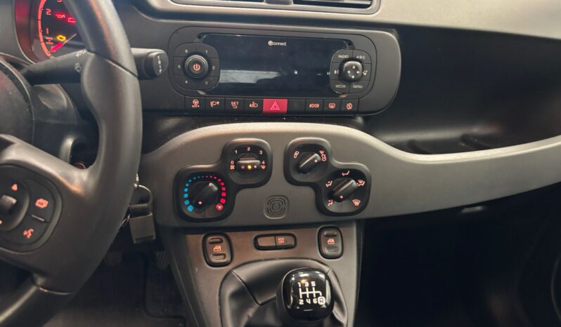 FIAT PANDA HYBRID CROSS pieno