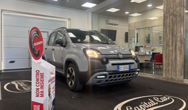 FIAT PANDA HYBRID CROSS pieno