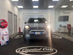 FIAT PANDA HYBRID CROSS pieno