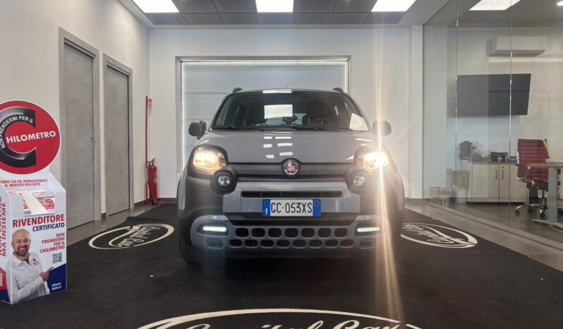 FIAT PANDA HYBRID CROSS pieno