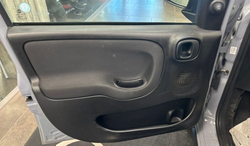 FIAT PANDA HYBRID CROSS pieno