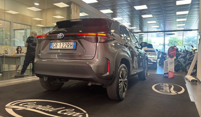 TOYOTA YARIS CROSS pieno