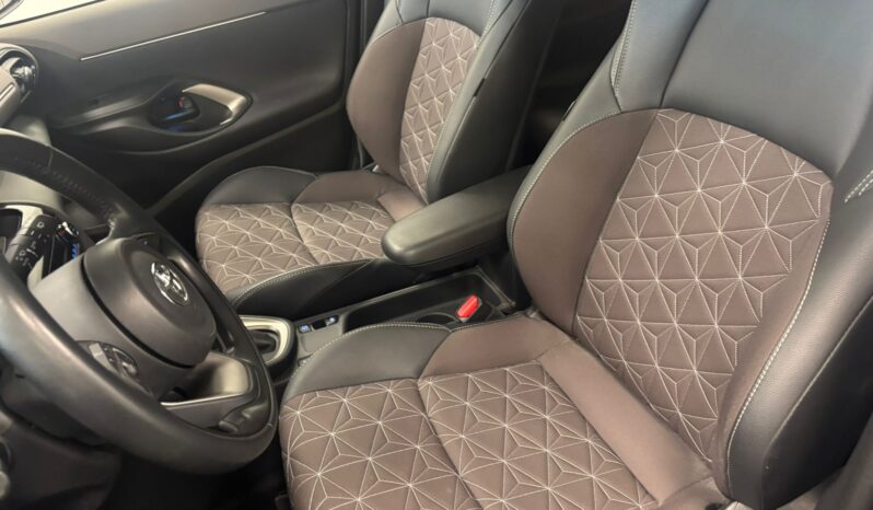 TOYOTA YARIS CROSS pieno