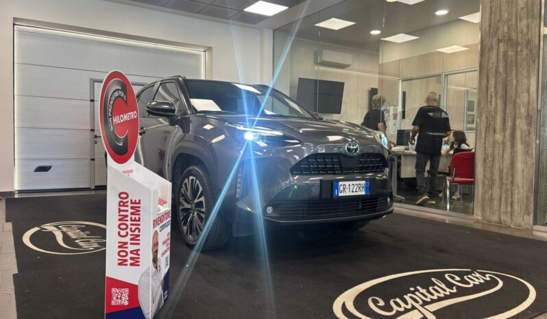 TOYOTA YARIS CROSS pieno