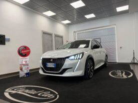 PEUGEOT 208 GT LINE
