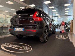 VOLVO XC40 pieno
