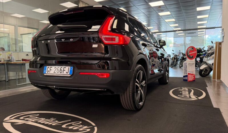 VOLVO XC40 pieno