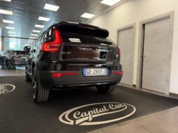 VOLVO XC40 pieno