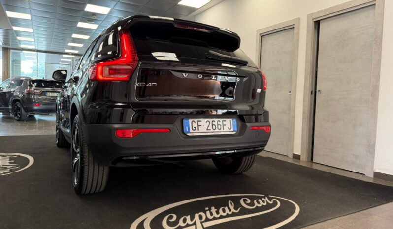 VOLVO XC40 pieno